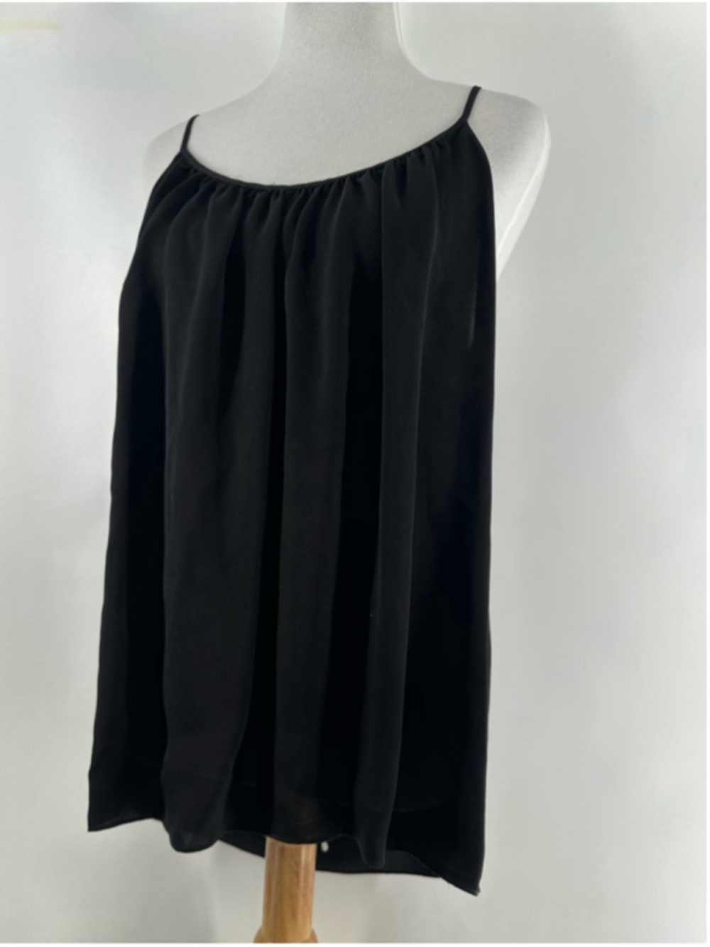 Aritzia Babaton silk tank top flowy y2k comfort elegance classic black sz sm